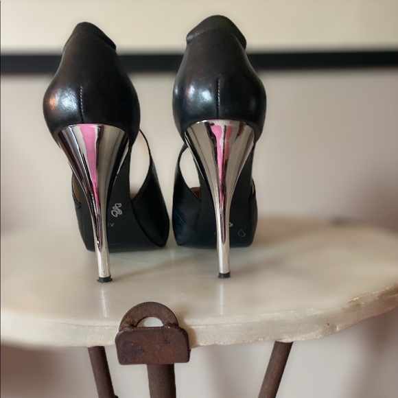 Guess leather silver heeled stilettos ❤️ - Picture 2 of 4